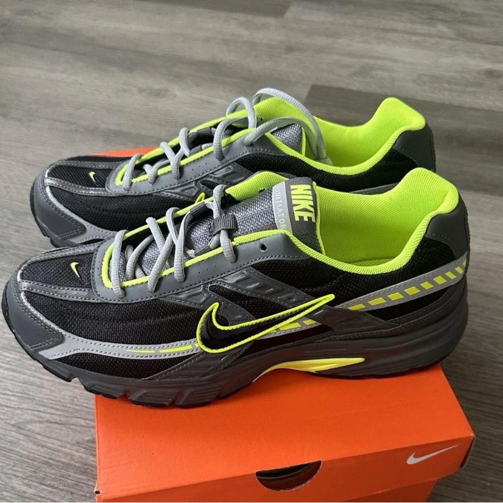 Nike Initiator Running Shoes size 11 Black Volt Grey